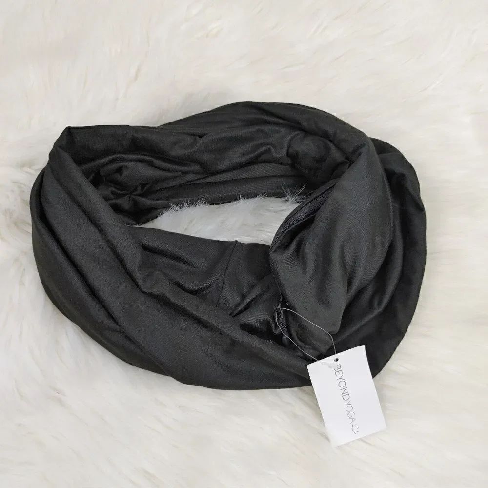 BEYOND YOGA Hidden Pocket Infinity Scarf New with - Picture 8 of 8